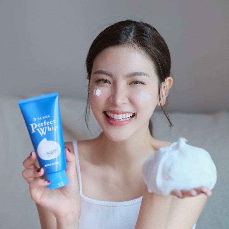 Senka Perfect Whip cleansing Foam